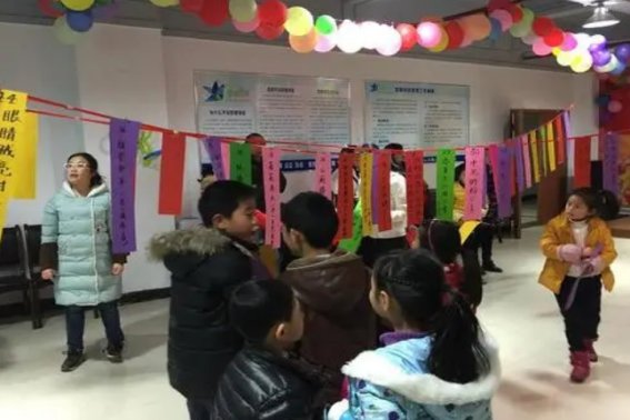 床前明月光打一字谜