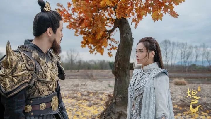 钟欣桐主演的网络大电影《封神妲己》上线了，她在电影中饰演什么样的角色？