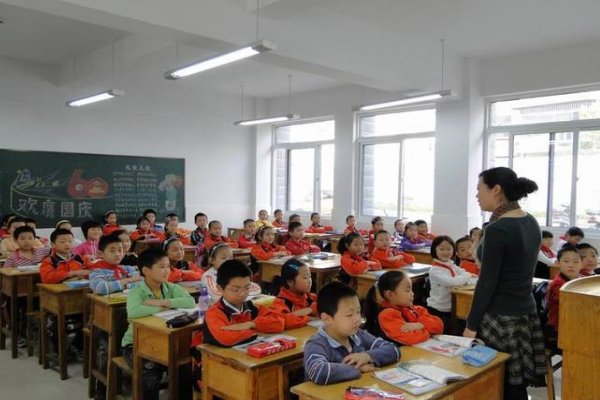 蜉蝣撼树读音是什么