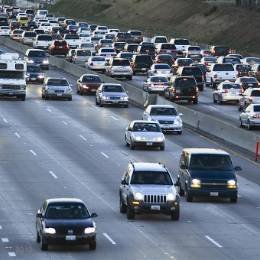 辽宁阜新，两轮机动车行驶中爆炸致1死5伤，爆炸前机动车是否有异常情况？