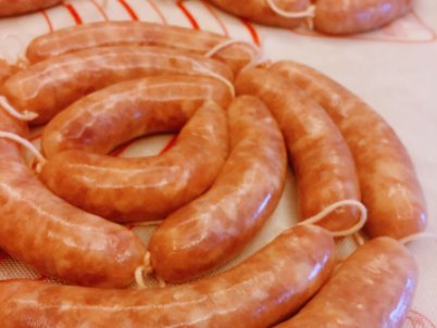 腌香肠 让颜色变红 放什么