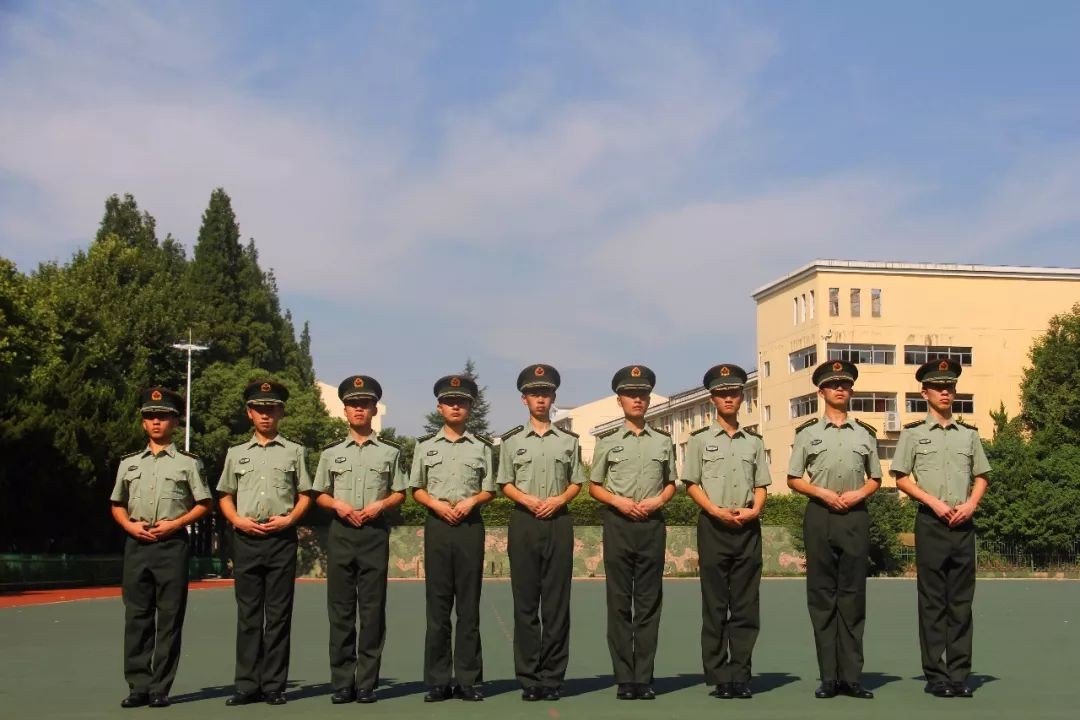 为什么普通家庭不建议考军校