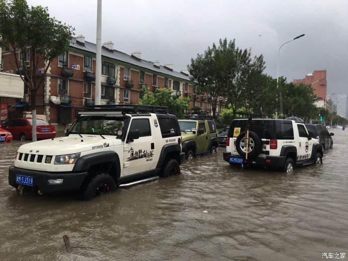 天津肆零极度公益救援，北京BJ40寻找需要帮助的车辆