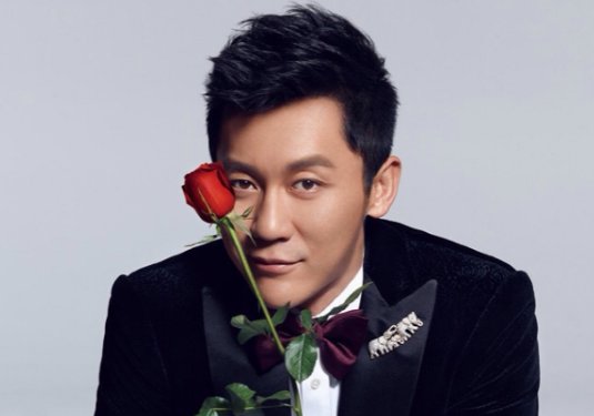 冯小刚炮轰李晨滚出娱乐圈，与范冰冰很“脏”得照片被曝！你咋看？