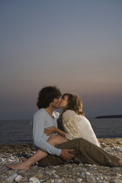 异地恋，男朋友和我视频提出要看我的身体，我以前总拒绝，今天我同意了，给他看了，可怕他截图，怎么办