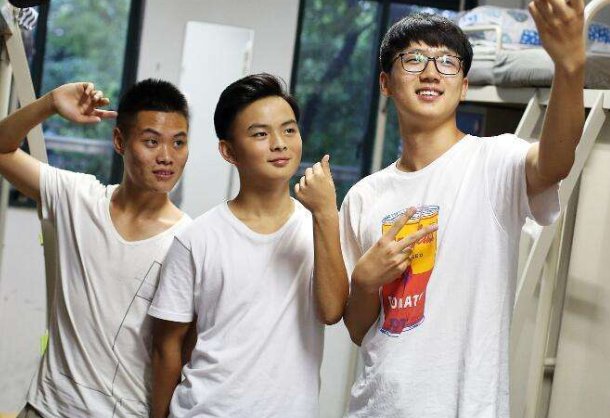 还没开学以及毕业的同学们，你们最怀念学校的哪一刻？