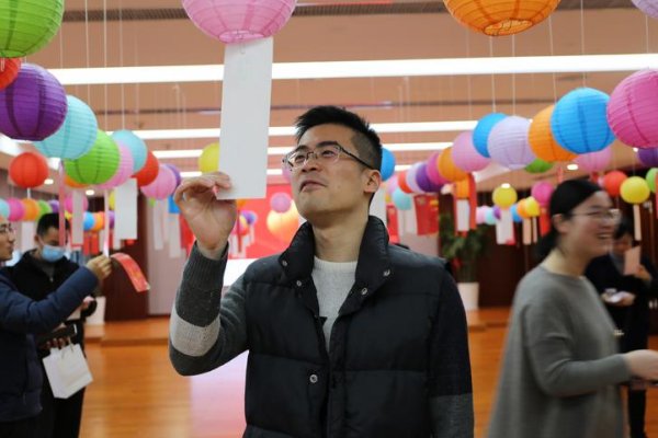 装怯作勇打一准确动物