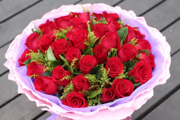 女人收到19朵红玫瑰代表什么