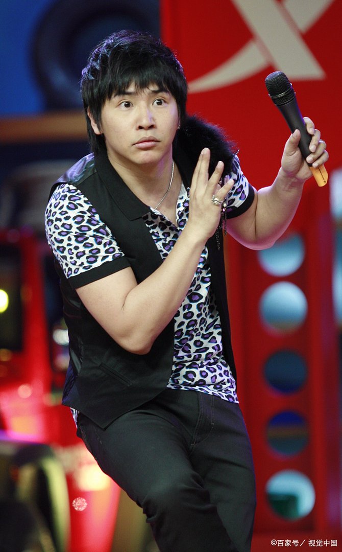 42岁欧弟官宣离婚，和妻子结婚6年生2女，为何两人一个月前还在秀恩爱？