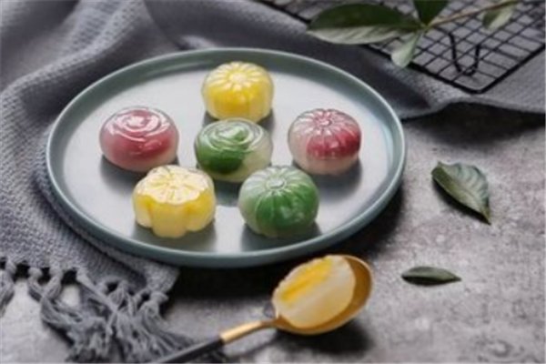 衢州一小学生自制月饼售卖筹款助学，其销量如何？