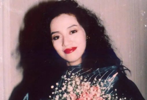 梅艳芳患癌早期本可以治愈，为何在三个月突然放弃了治疗，背后原因是什么？