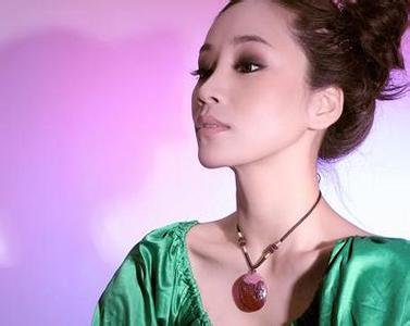 求邵路雅高清壁纸图片