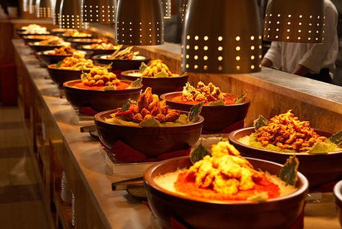 广西一中学六菜一汤自助餐只需5.5元，这样的餐是否能保证学生的营养？