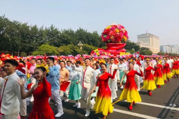 国庆佳句简短10字诗词