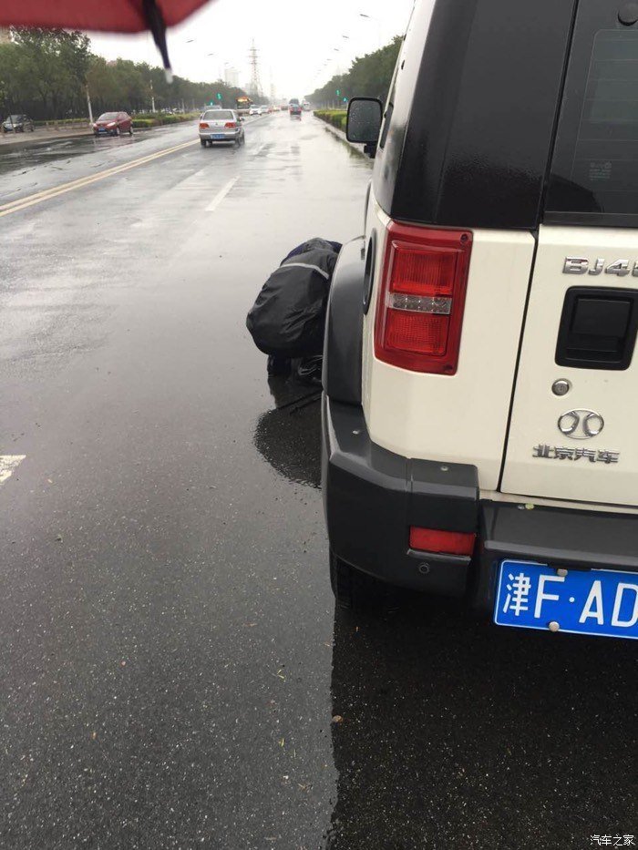 天津肆零极度公益救援，北京BJ40寻找需要帮助的车辆