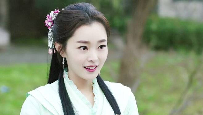 知名女星宋轶与郭麒麟公开恋爱，深夜官宣要永远在一起，好事将近了么？