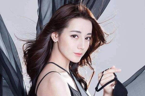 迪丽热巴的金主是谁？