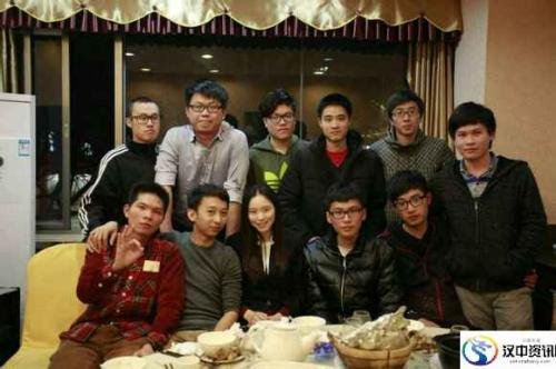 暴走大事件第一季的嘉宾和主持人