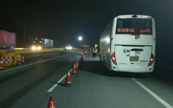 所有的大客车凌晨2点到5点都不准行驶吗？