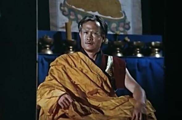 有一部电影，林正英演的。里面有小活佛