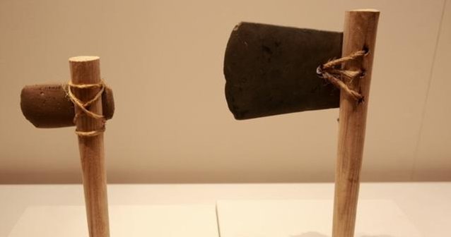 鲁班是因手被茅草割破，所以发明了”锯”吗？