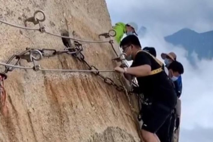 心惊肉跳,的意思