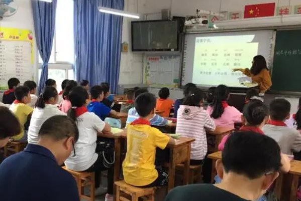 油然而生的意思是