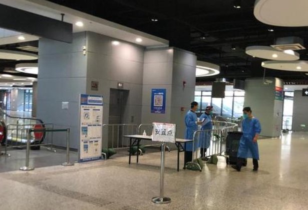 进过方舱的中年男子“流浪”42天，期间他是如何生活的？