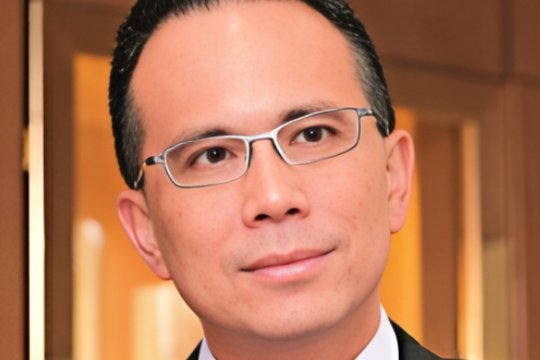 华人首富李嘉诚几个儿子