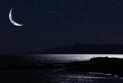 “我不看月亮，也不看你，这样月亮和你…”