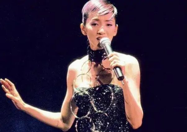 梅艳芳患癌早期本可以治愈，为何在三个月突然放弃了治疗，背后原因是什么？