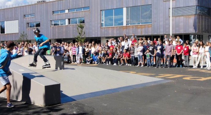 中学的英语是什么