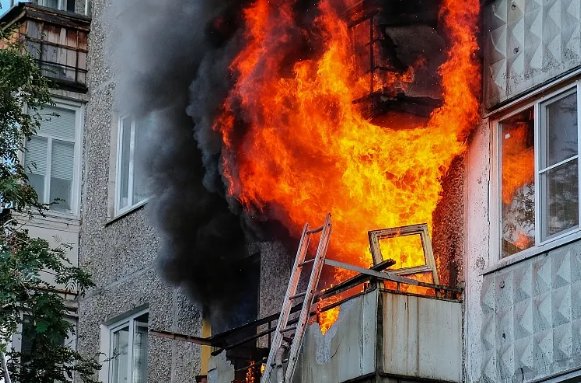 云南罗平一小区发生火灾致7人死亡，这是一起意外事件还是有人蓄意而为？