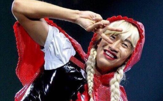 谁知道running man 李光洙在里面拿过长颈鹿的玩偶么