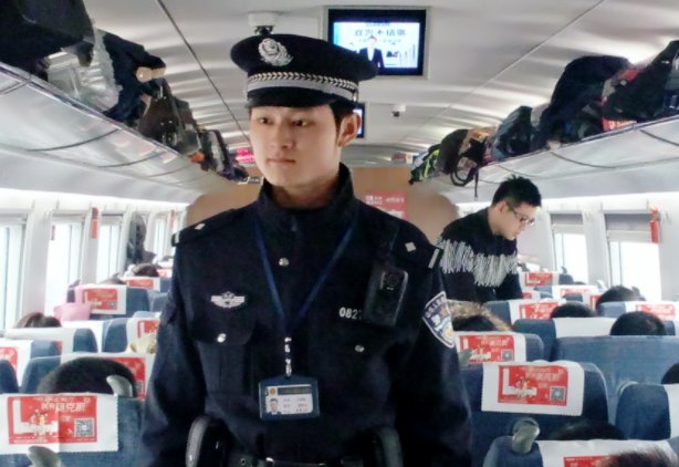 上海28岁男子高铁上多次侵犯邻座睡着女子被拘7日，他为何会有如此举动？