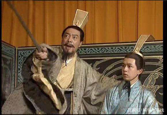 谁的父亲郁郁而终，母亲沦为玩物，自己却被斩杀？