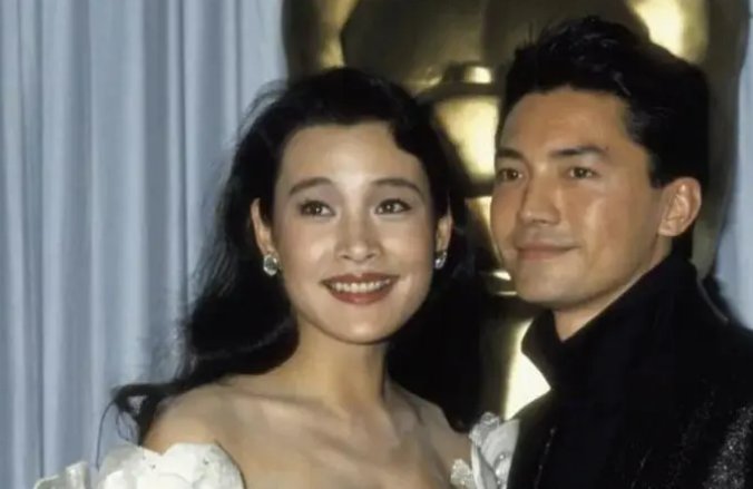 陈冲有几任老公？