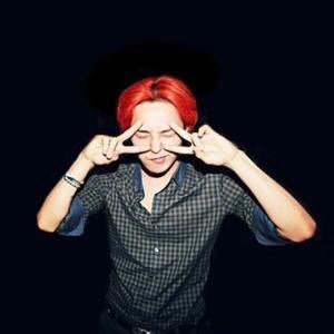 这是2015happy together3的bigbang那期，求这两张gd红色和粉色的高清图【只