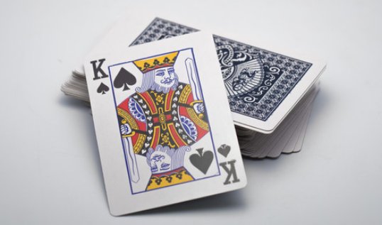 扑克牌尺寸是多少？