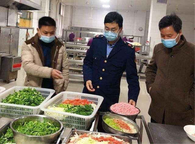 河南“换不动”的配餐点未获批准配餐，这其中有什么猫腻？