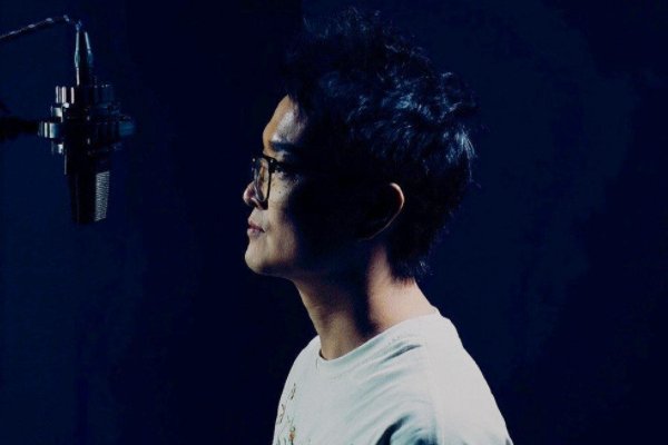 《我爱记歌词》领唱海峰去世，他究竟为何选择跳楼轻生？