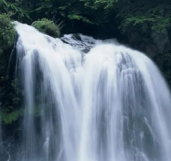 高山流水是成语吗