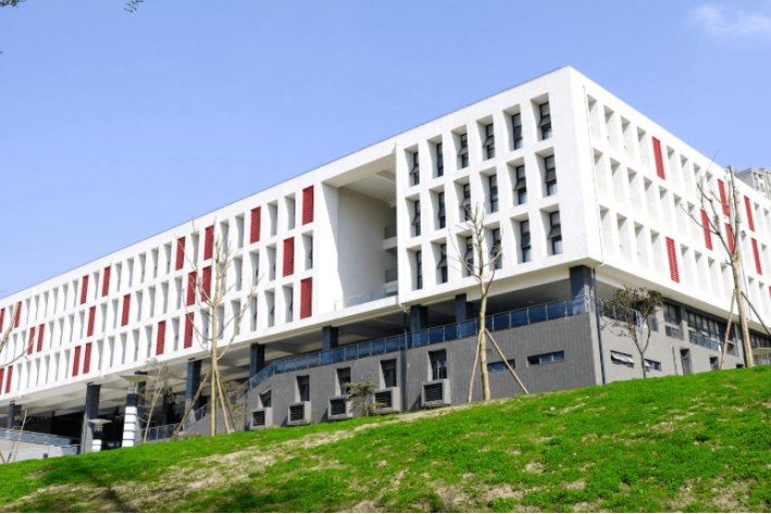 四川师范大学成龙校区是几本