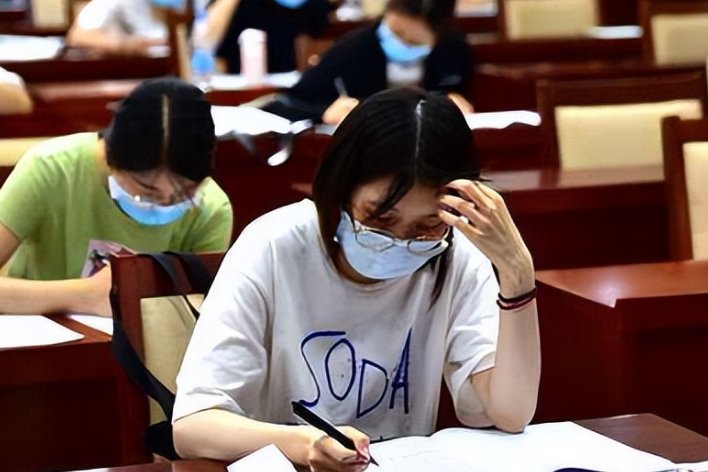 BEC报名费是多少？