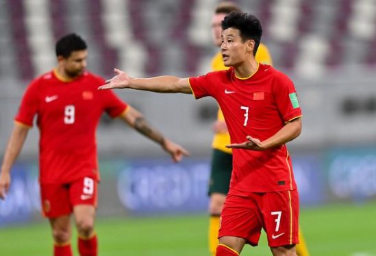 新华社说国足需要决心和勇气？