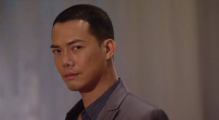 <变节>《学警狙击》《潜行狙击》的发展顺序是怎样的啊?那部是前传啊?