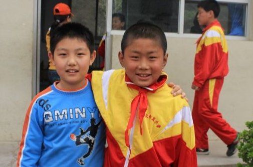 手拉手希望小学叫什么名字?