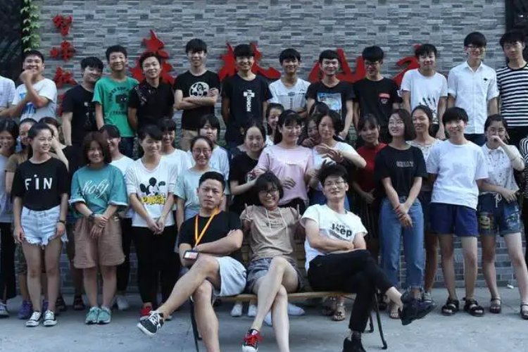 37vt人文大但艺术学校怎么样