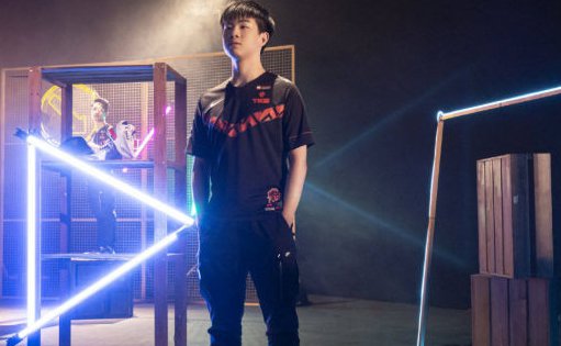 想知道photic是哪国人？