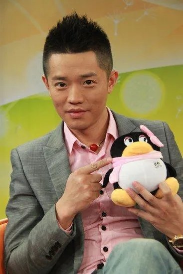 曾毅为什么欠了好多债 他为什么是CCTV厂牌